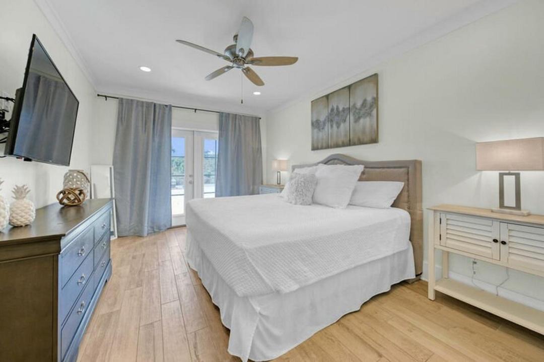 Photo of Bedroom in Dune Allen Beach