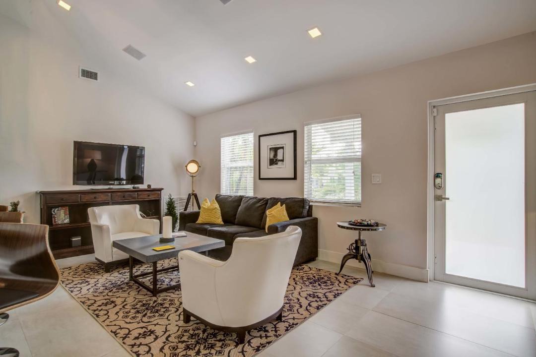 Photo of Livingroom in South Middle River