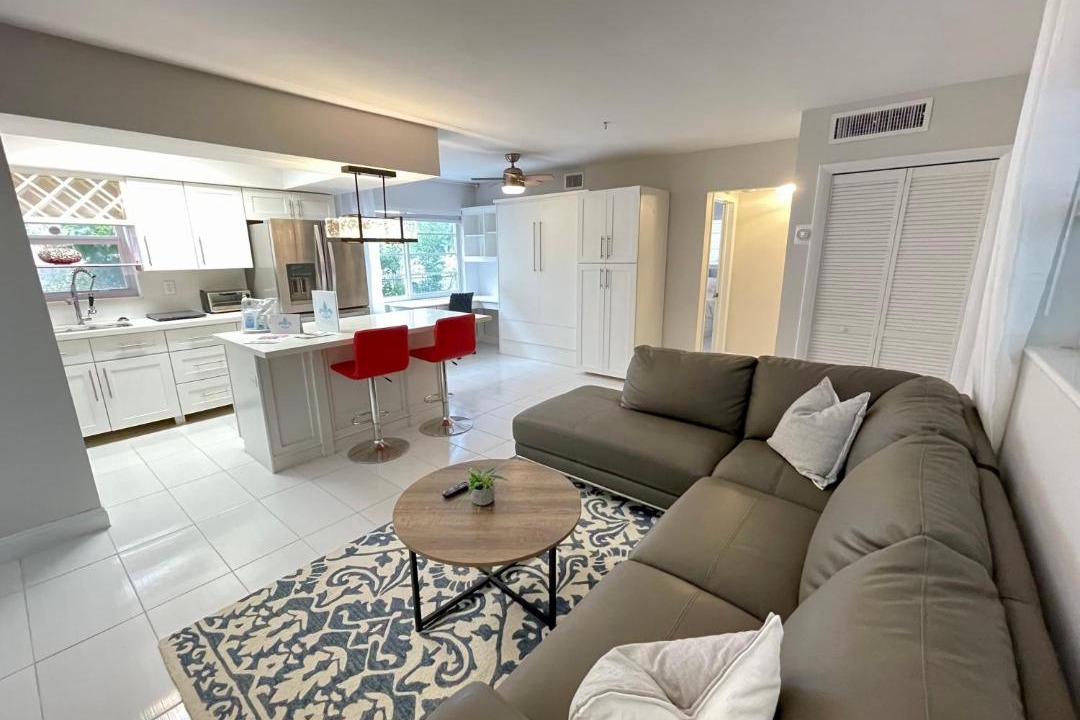 Photo of Livingroom in Lauderdale Beach