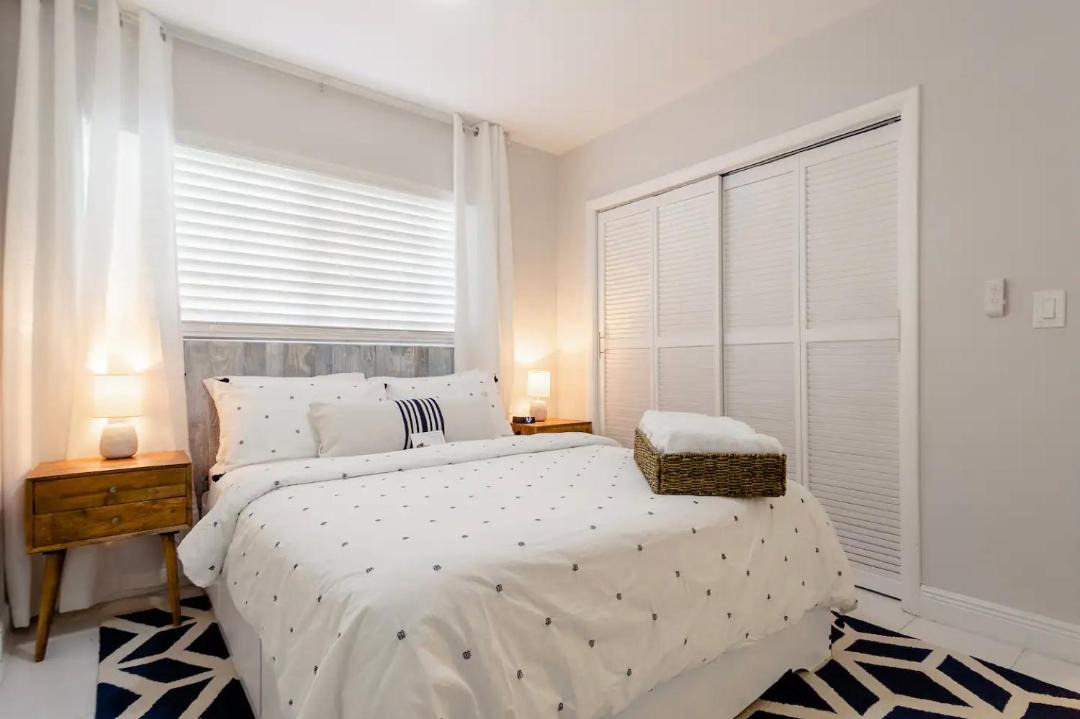 Photo of Bedroom in Lauderdale Beach