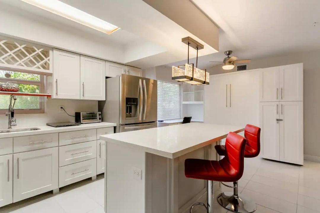 Photo of Kitchen in Lauderdale Beach