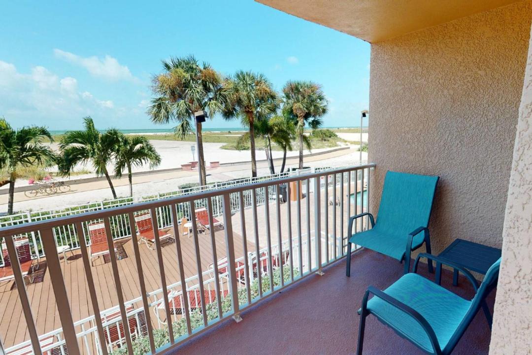 Photo of Patio Balcony in Treasure Island
