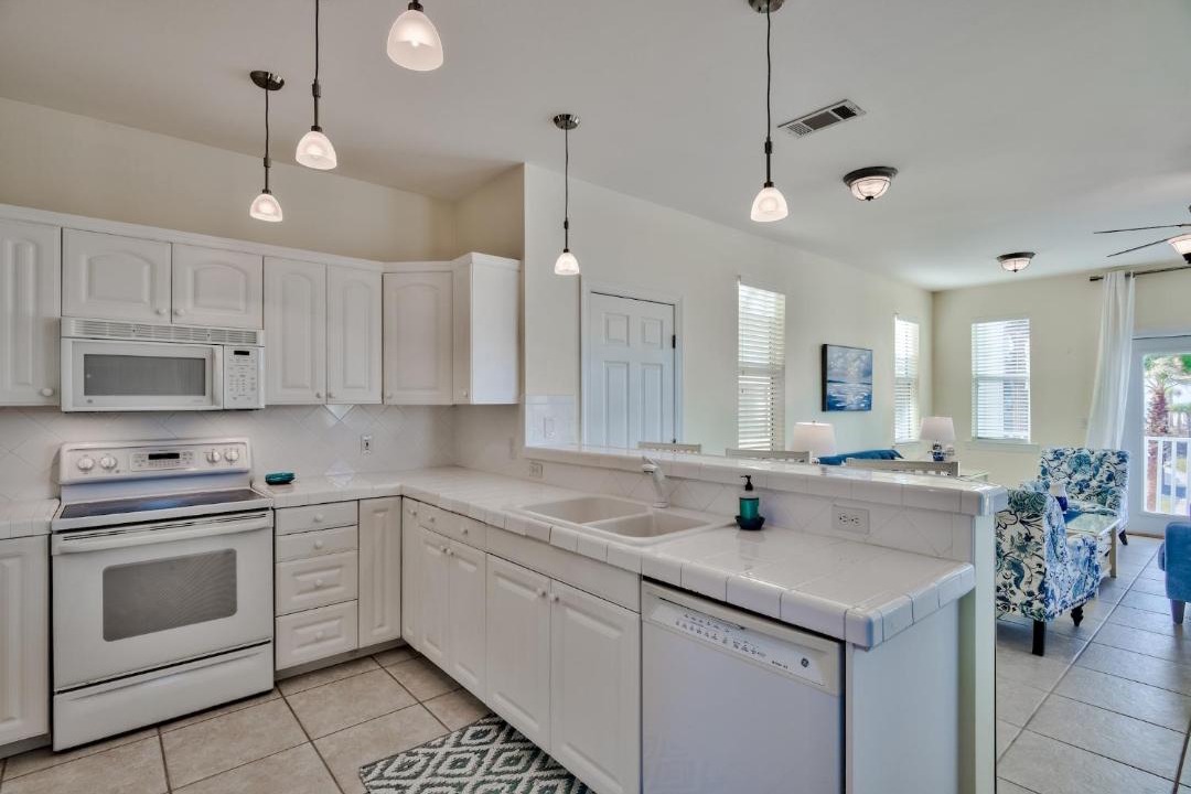 Photo of Kitchen in Dune Allen Beach