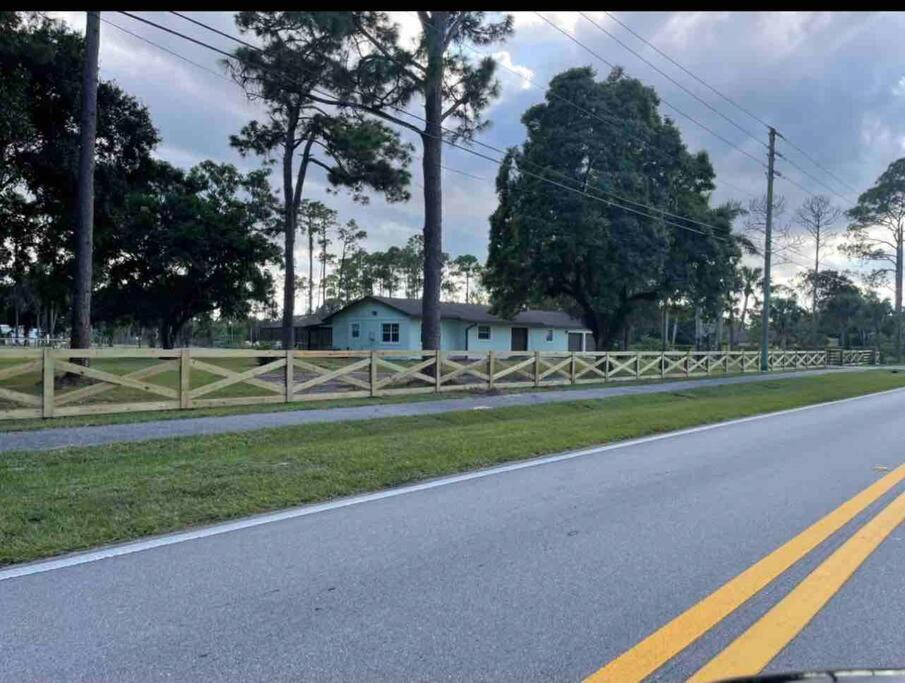 Photo of Buildings in West Palm Beach