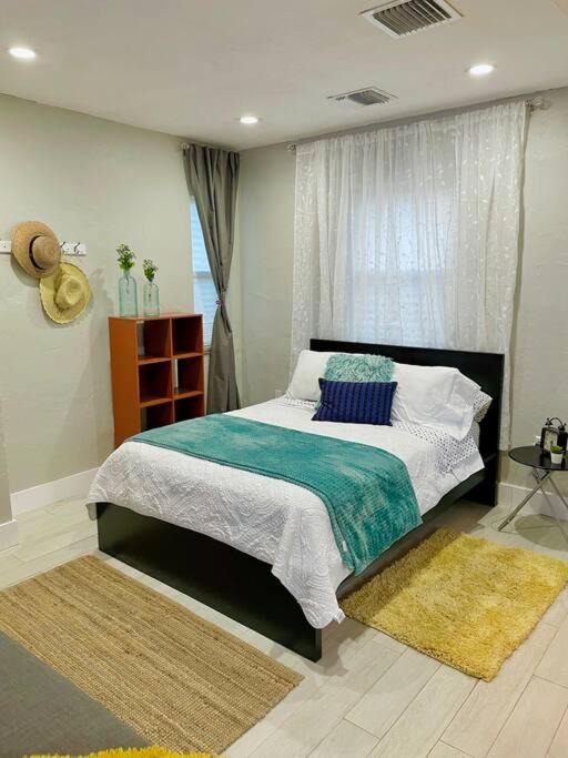 Photo of Bedroom in Coral Way