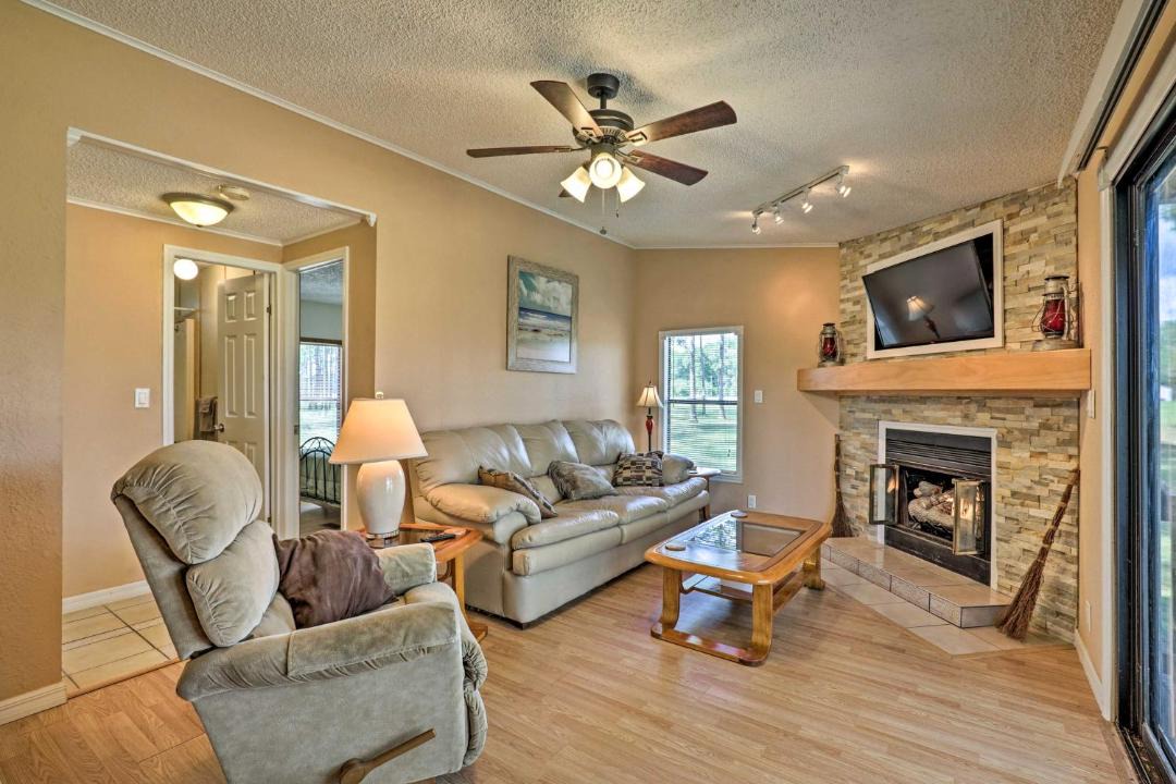 Photo of Livingroom in Crescent City
