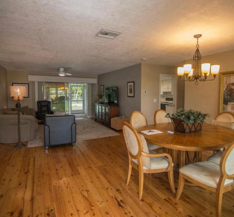 Photo of Livingroom in Sarasota Springs