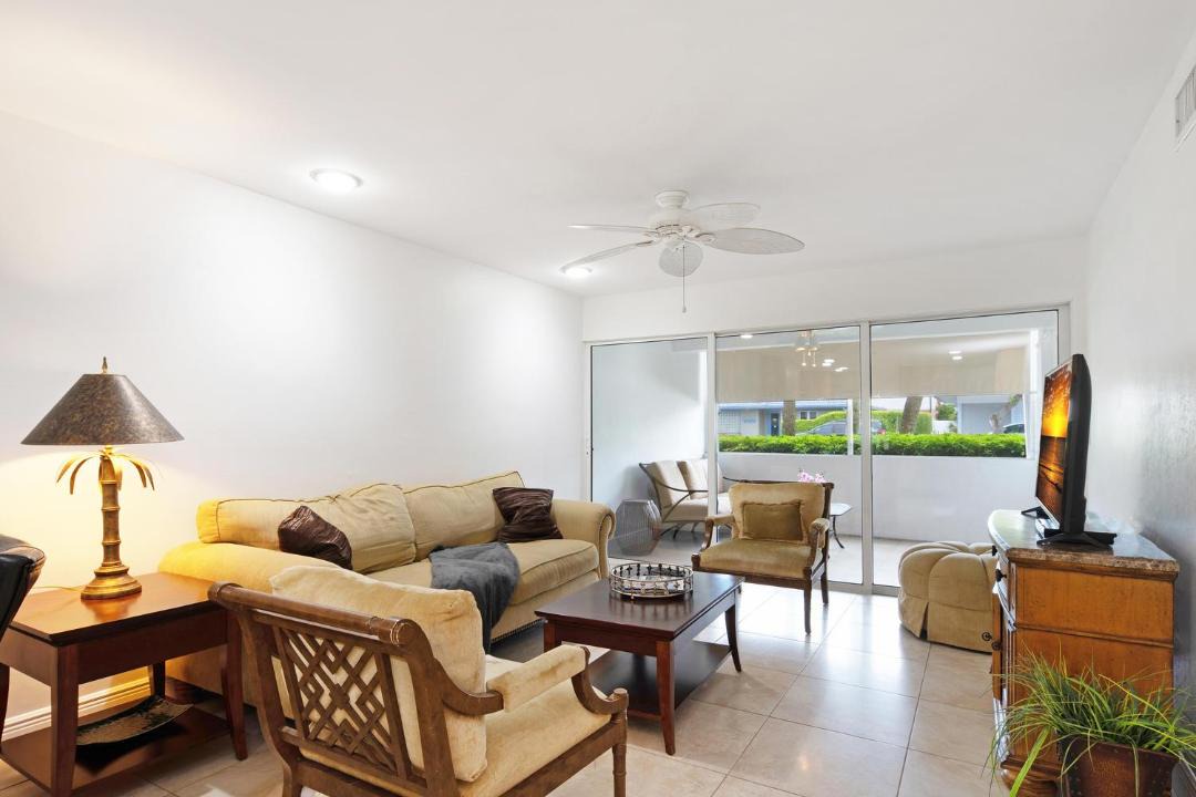 Photo of Livingroom in Old Naples