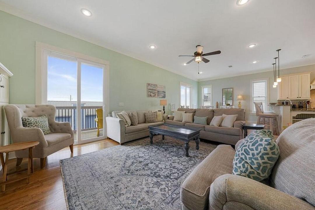 Photo of Livingroom in Dune Allen Beach
