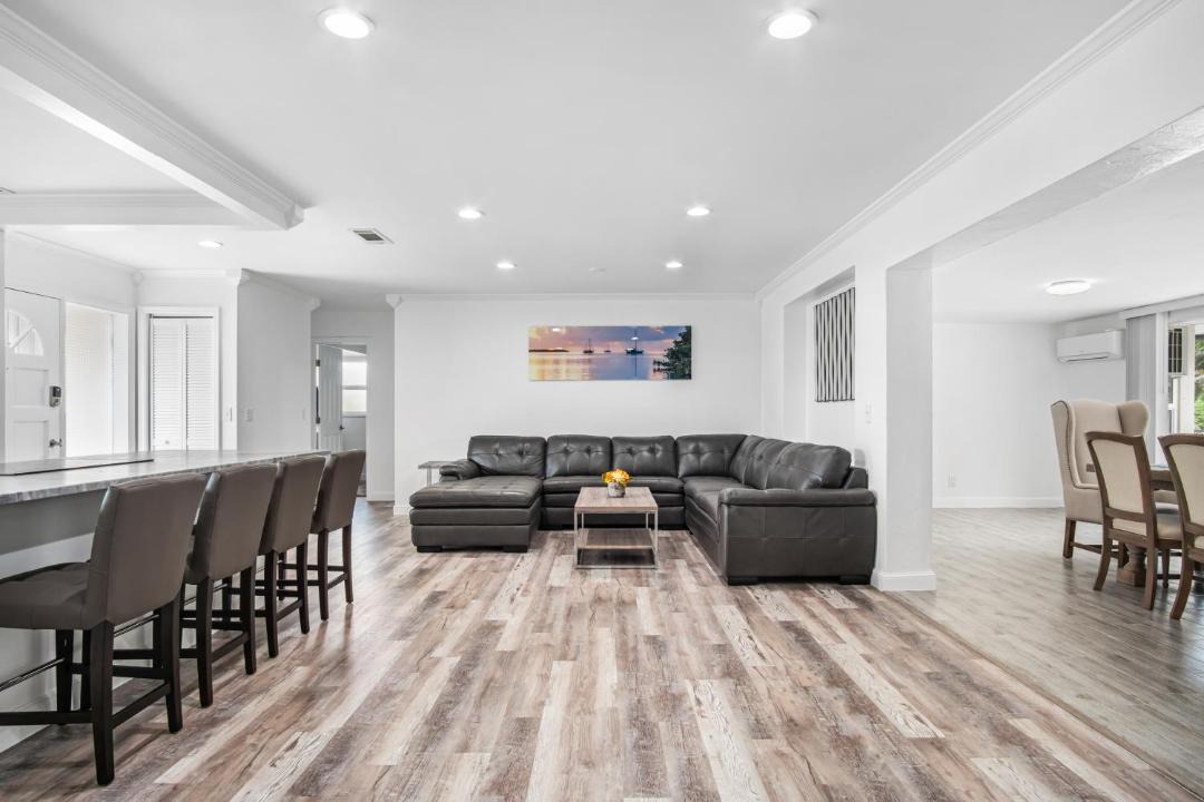 Photo of Livingroom in Palm River Estates