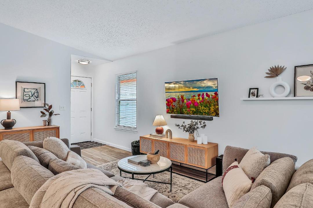 Photo of Livingroom in North Beach