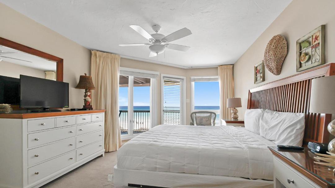 Photo of Bedroom in Crystal Beach