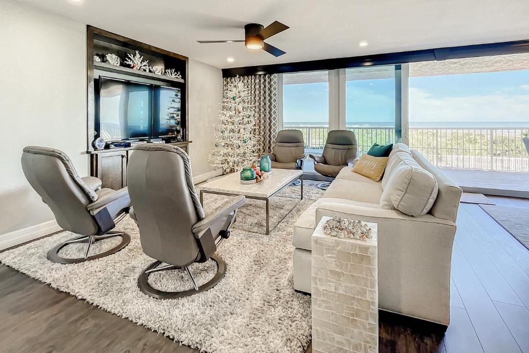 Photo of Livingroom in New Smyrna Beach
