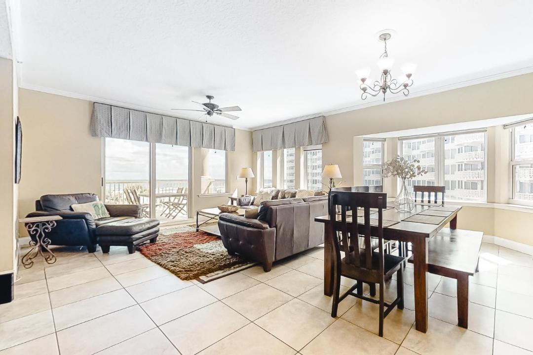 Photo of Livingroom in New Smyrna Beach