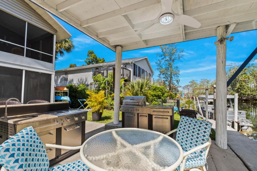 Photo of Patio Balcony in Weeki Wachee Gardens