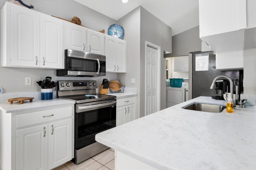 Photo of Kitchen in Weeki Wachee Gardens