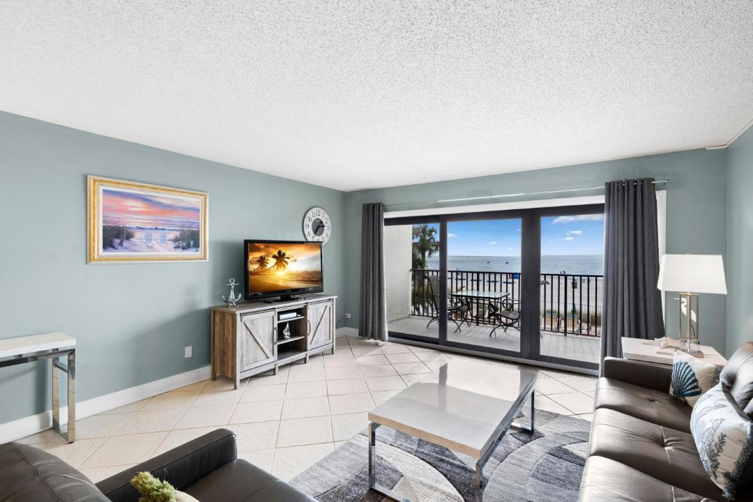 Photo of Livingroom in Madeira Beach