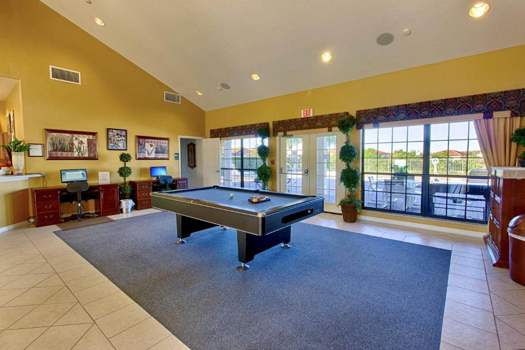 Photo of Livingroom in Four Corners