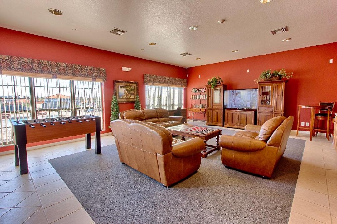 Photo of Livingroom in Four Corners