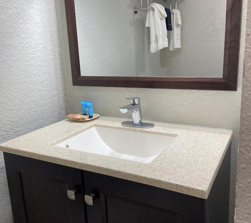 Photo of Bathroom in Mid Island