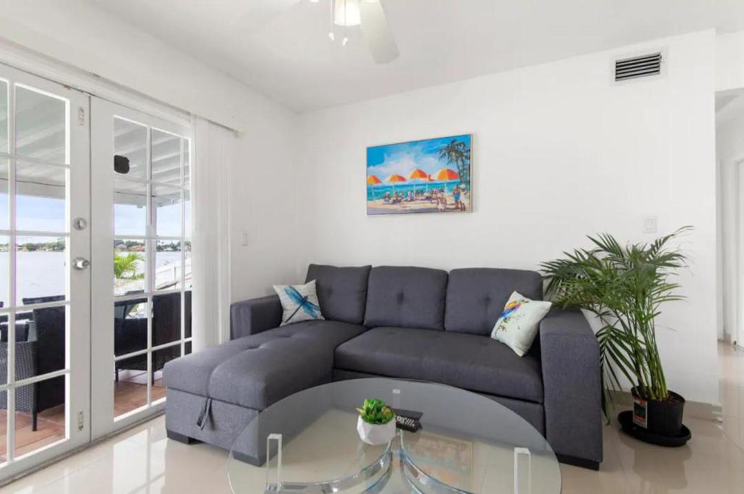 Photo of Livingroom in Hollywood