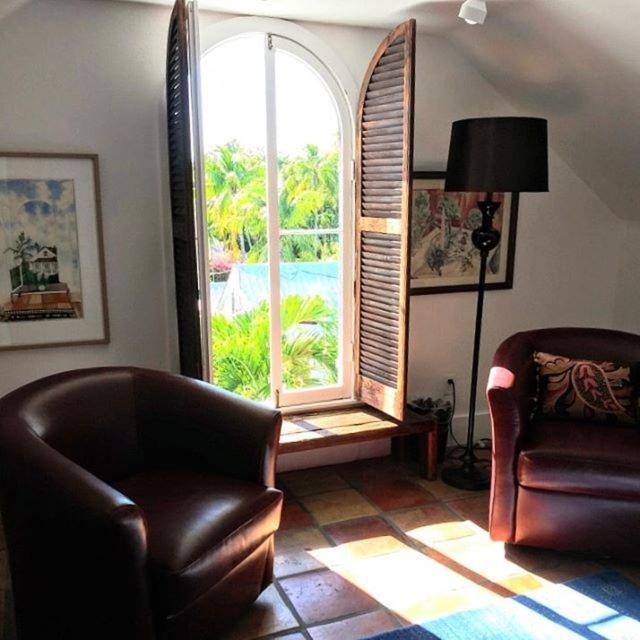 Photo of Livingroom in Historic Seaport