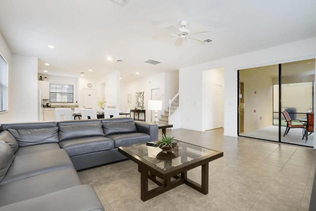 Photo of Livingroom in Davenport