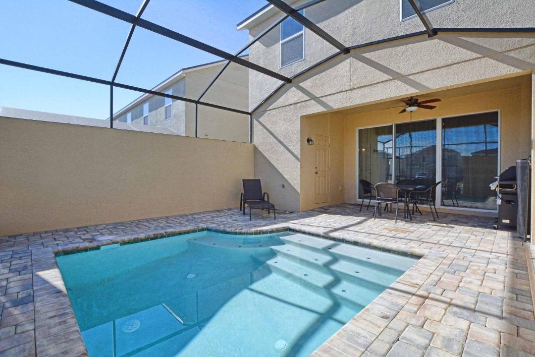 Photo of Patio Balcony in Bay Lake