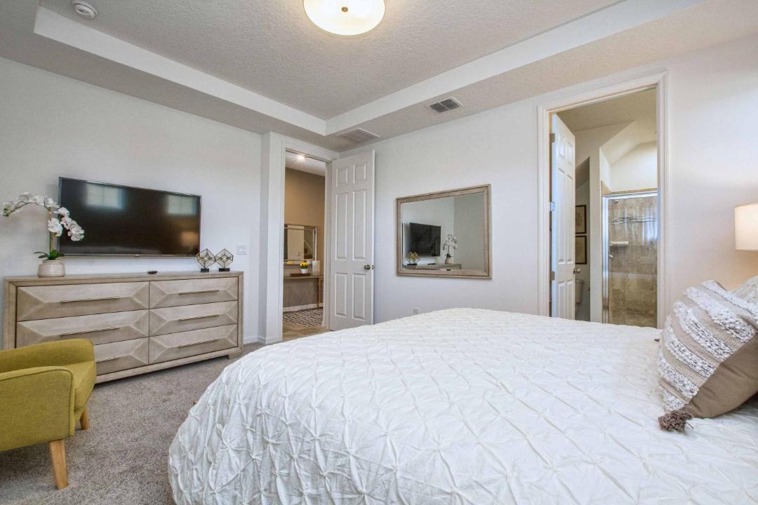Photo of Bedroom in Bay Lake