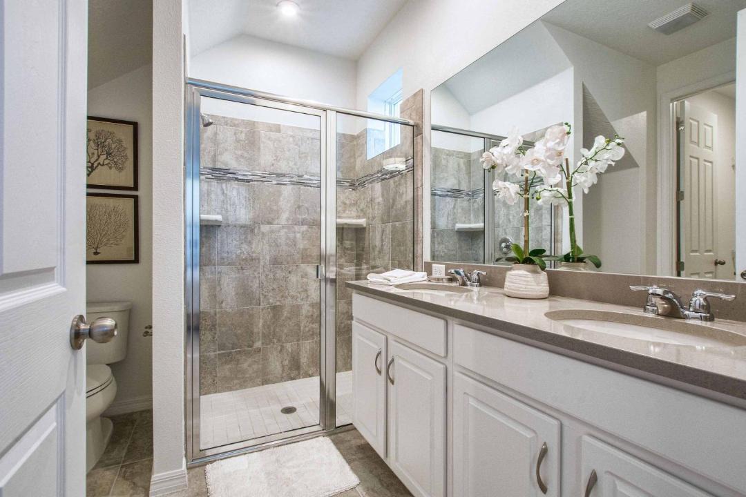 Photo of Bathroom in Bay Lake