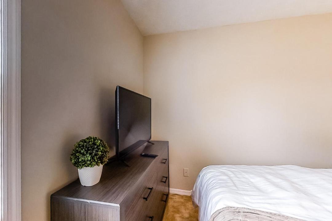 Photo of Bedroom in River Pointe