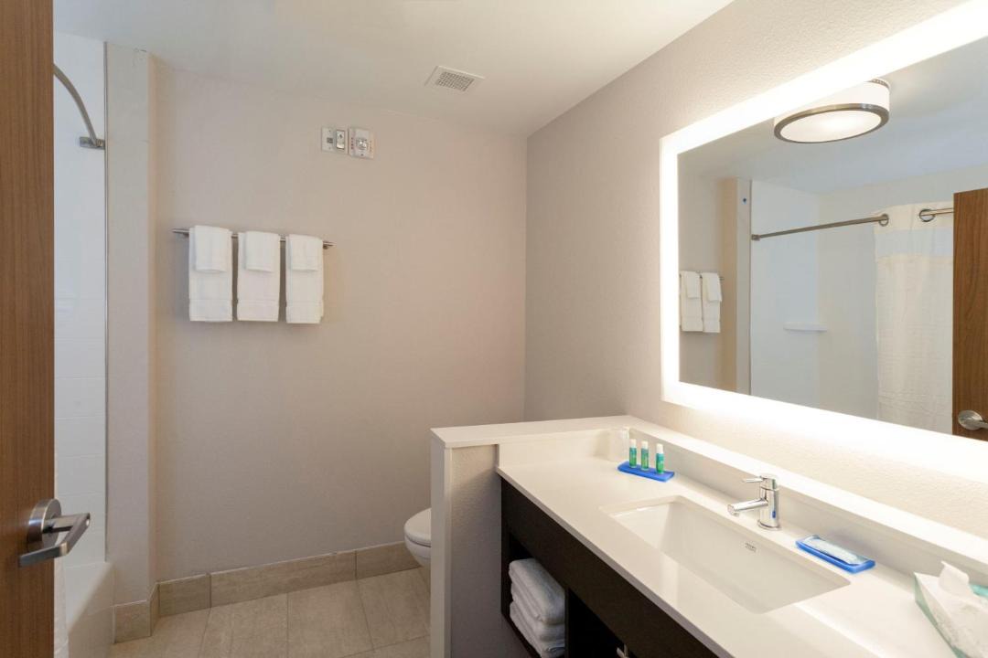 Photo of Bathroom in Okeechobee