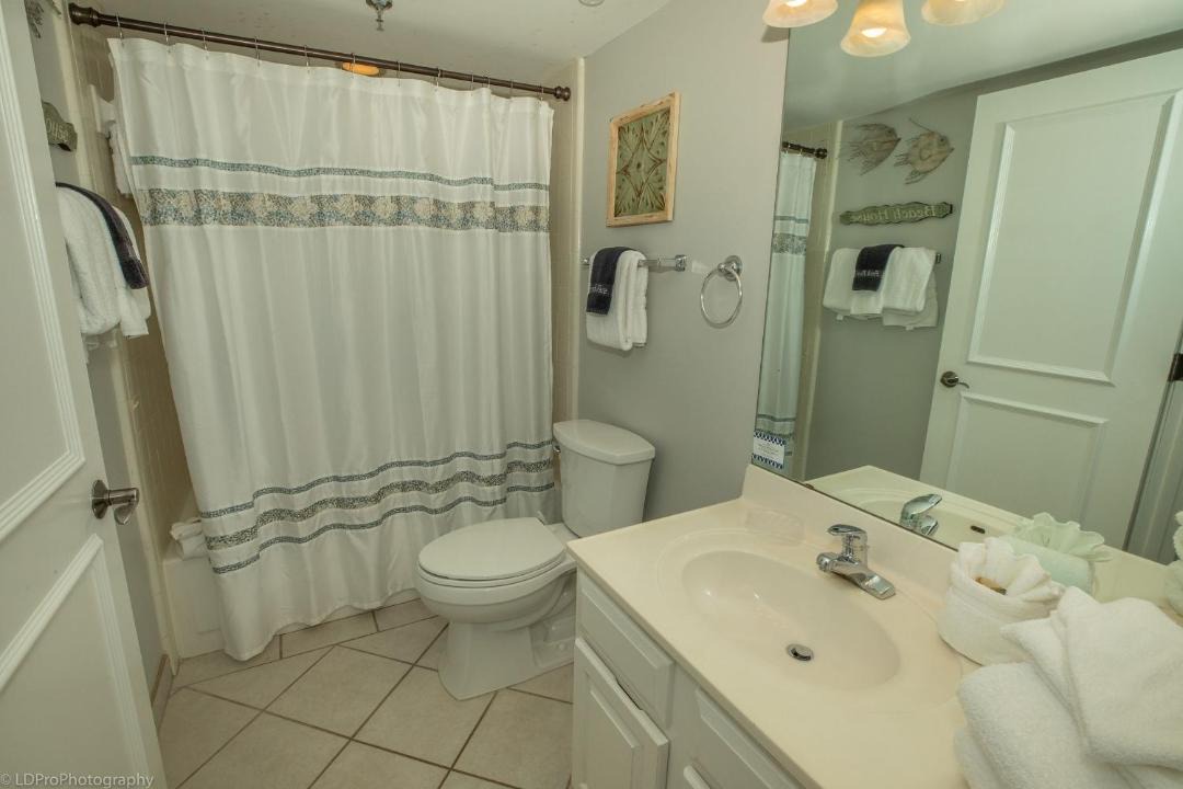 Photo of Bathroom in Holiday Isle
