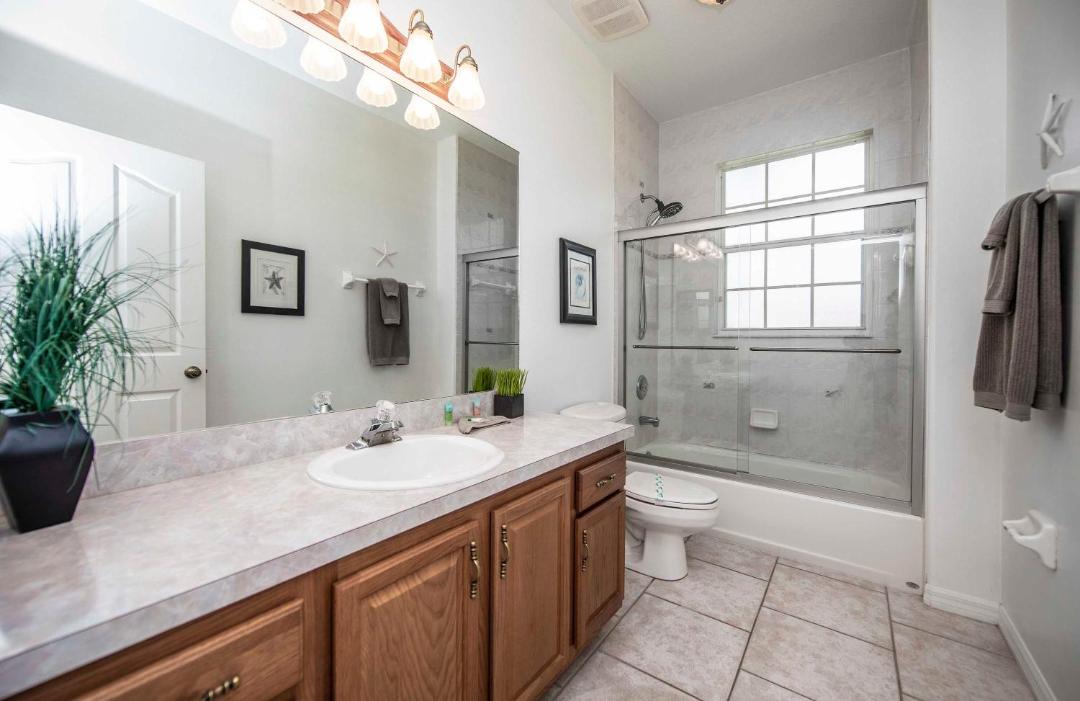 Photo of Bathroom in Groveland