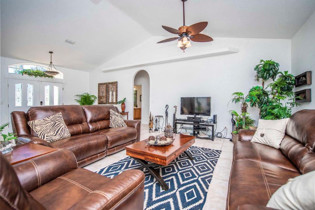 Photo of Livingroom in Groveland