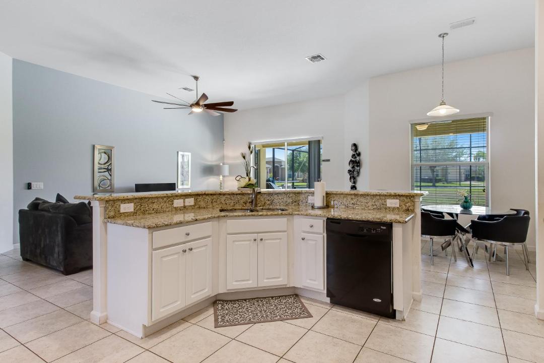 Photo of Kitchen in Watersong