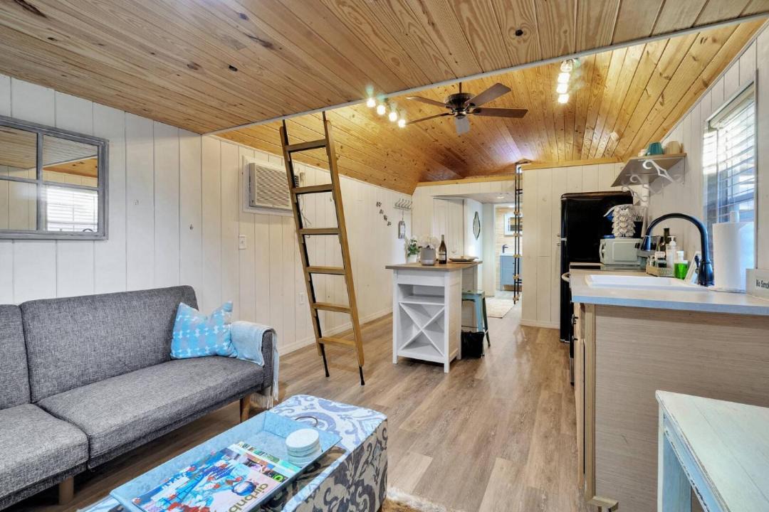 Photo of Livingroom in Tampa
