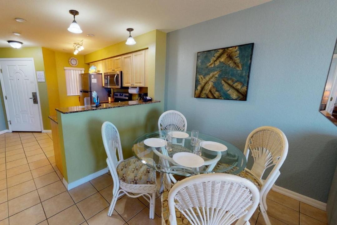 Photo of Livingroom in Treasure Island