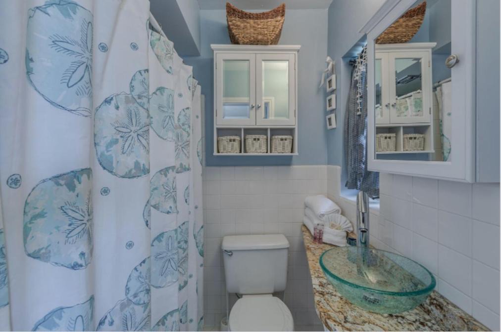 Photo of Bathroom in Bay Esplanade