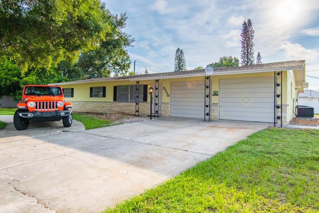 Photo of Others in Gulf Gate Estates