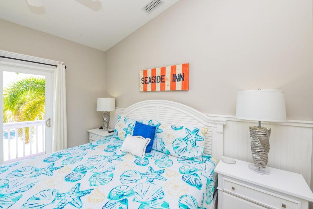 Photo of Bedroom in Holmes Beach