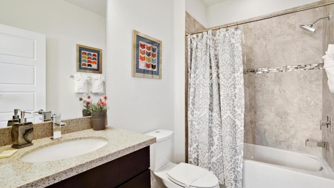 Photo of Bathroom in Davenport