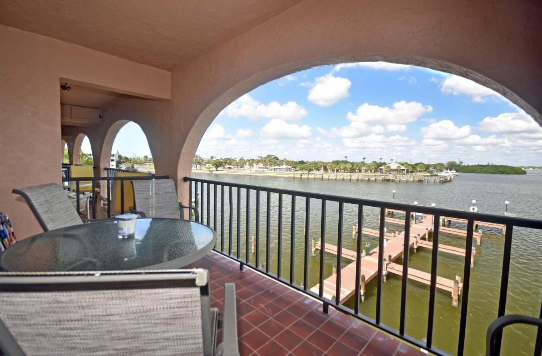 Photo of Patio Balcony in Englewood