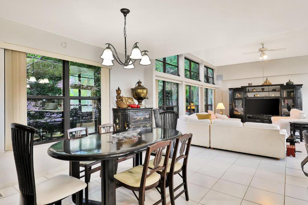 Photo of Kitchen in Longbeach Village