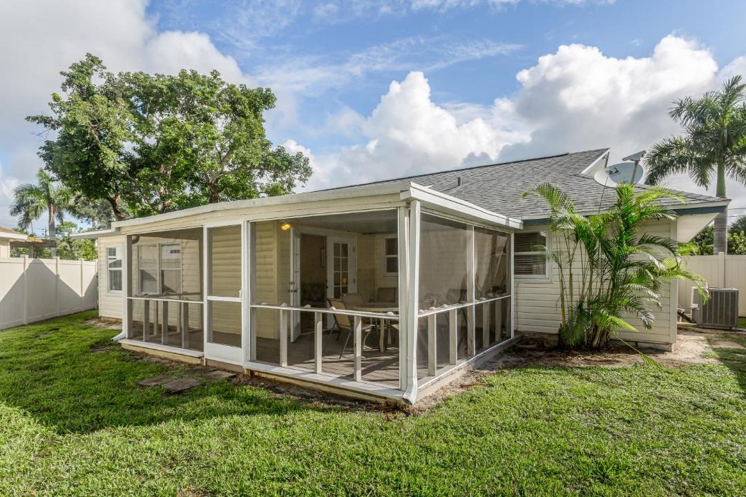 Photo of Buildings in Naples Park
