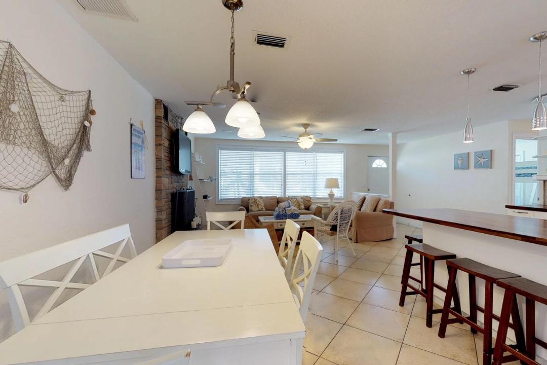 Photo of Livingroom in Holmes Beach