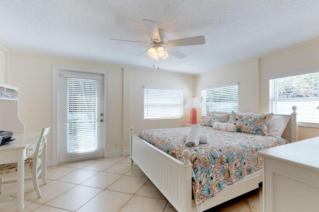 Photo of Livingroom in Holmes Beach