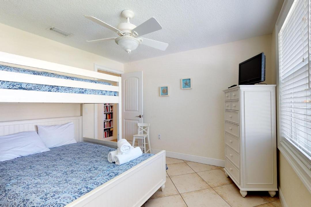 Photo of Bedroom in Holmes Beach