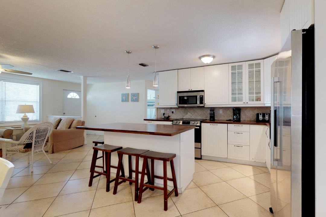 Photo of Livingroom in Holmes Beach