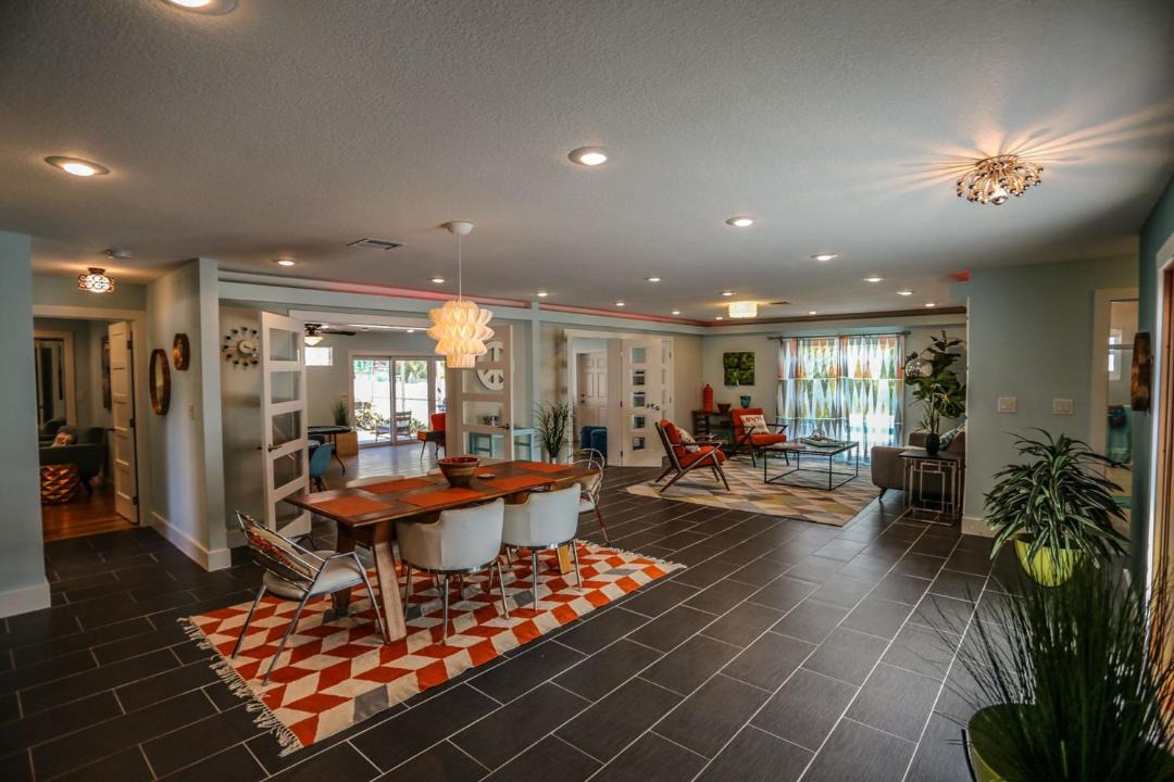 Photo of Livingroom in Laguna Shores